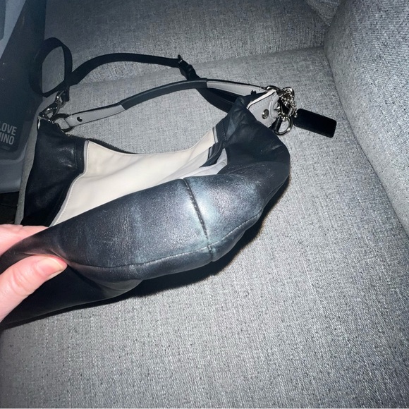 Coach Kristin Spectator Leather
Hobo bag white gray cream - Picture 8 of 16